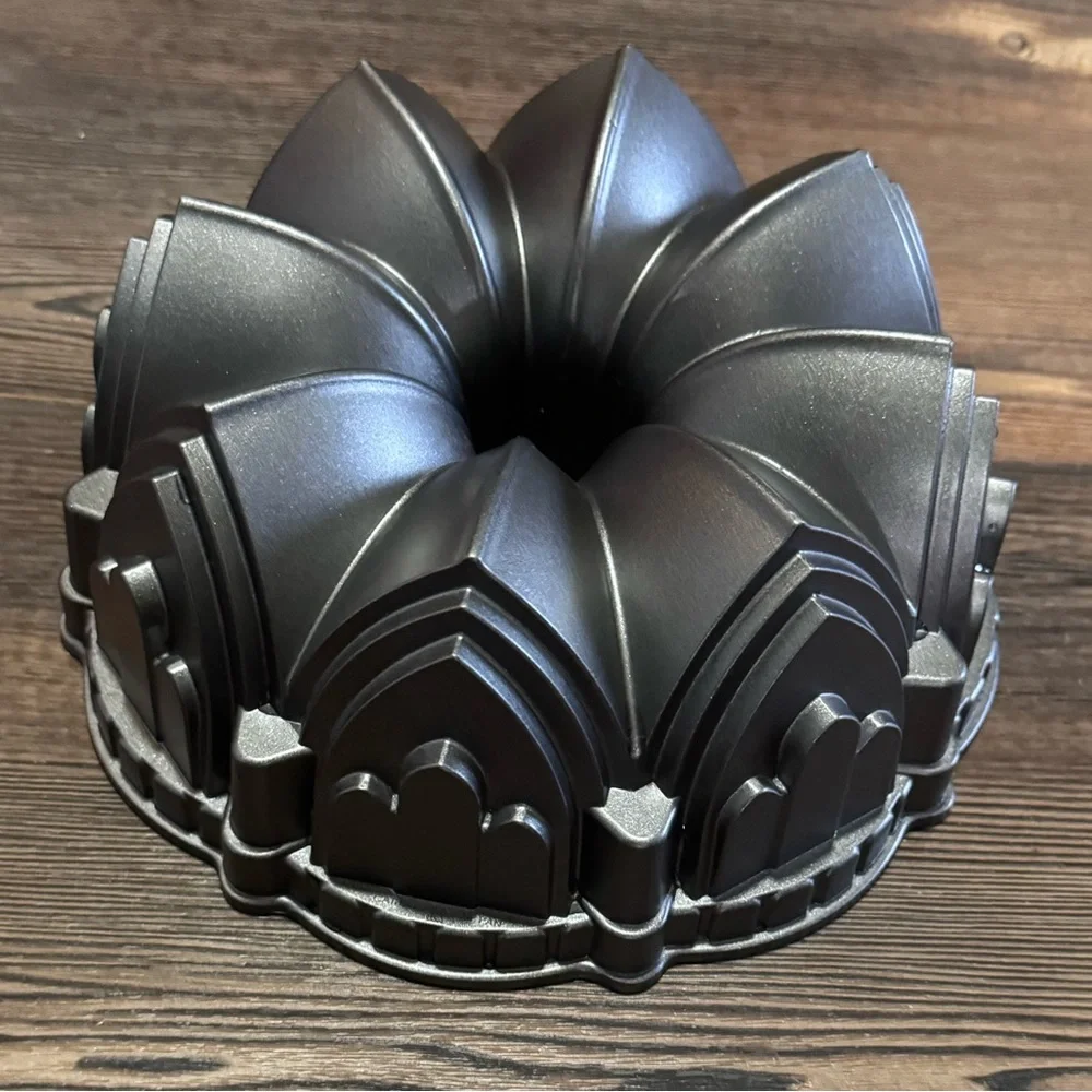 Nordic Ware 10 Cup Cathedral Bundt Pan - Picture 4 of 9